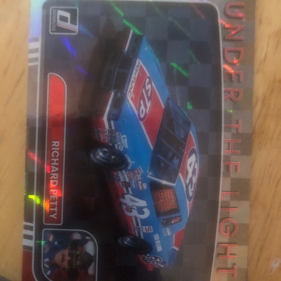 Trading cards - Picture 2 of 5